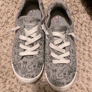 Grey cat bobs by sketchers